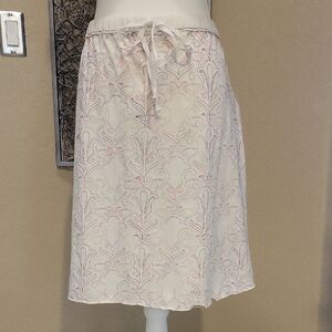Elegant Cream Patterned Skirt